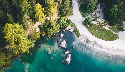 Die Fanes-Legende am Pragser Wildsee Pragser Wildsee mit dem Seekofel als sagenhaftes Tor zur Unterwelt